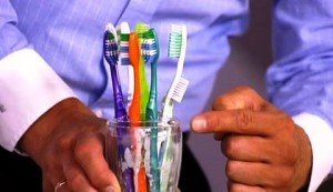 Зубные щетки и чистка зубов