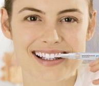 Быстрое отбеливание зубов при помощи специального карандаша