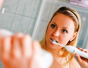 Как выбрать звуковую зубную щетку