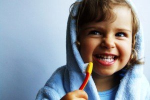 Уход за зубами детей: правила гигиены полости рта
