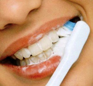 Отбеливающие зубные пасты, что это и как это работает