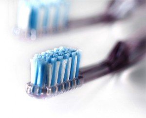 Первый шаг на пути к сохранению здоровья зубов – купить зубную щетку