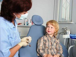 Стоматологическая клиника, настраиваем малыша на визит к врачу