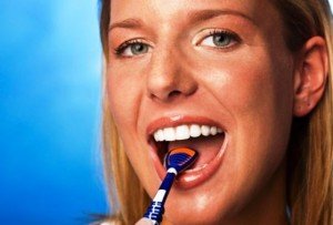 Гигиена полости рта: скребки, ложки и щетки для языка
