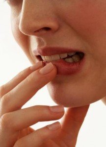 Неприятный запах изо рта и боль на кончике языка
