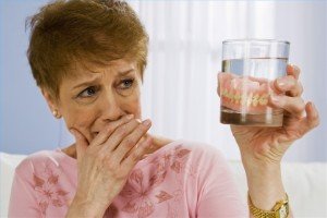 Фиксация зубных протезов и уход за полостью рта
