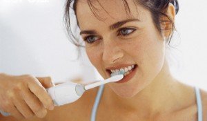 Электрические зубные щетки – какие функции влияют на цену?