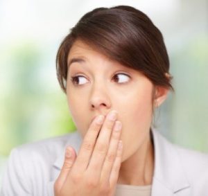 Запах изо рта (халитоз): причины и методы решения проблемы