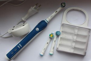 Электрическая зубная щетка и ее преимущества